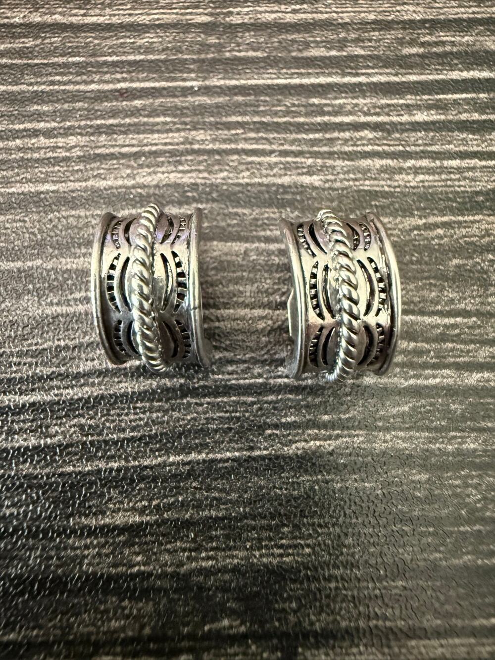 Vintage Lauren Ralph Lauren Silver-tone Western-Style hoop Clip-On Earrings